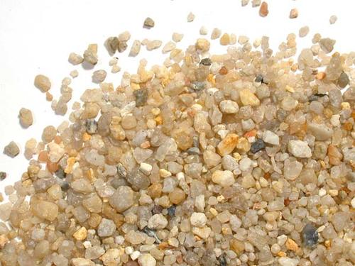 Kies aus aufgearbeitetem Granit - Lockergestein. Korndurchmesser 2-4 mm. © D. Mertmann